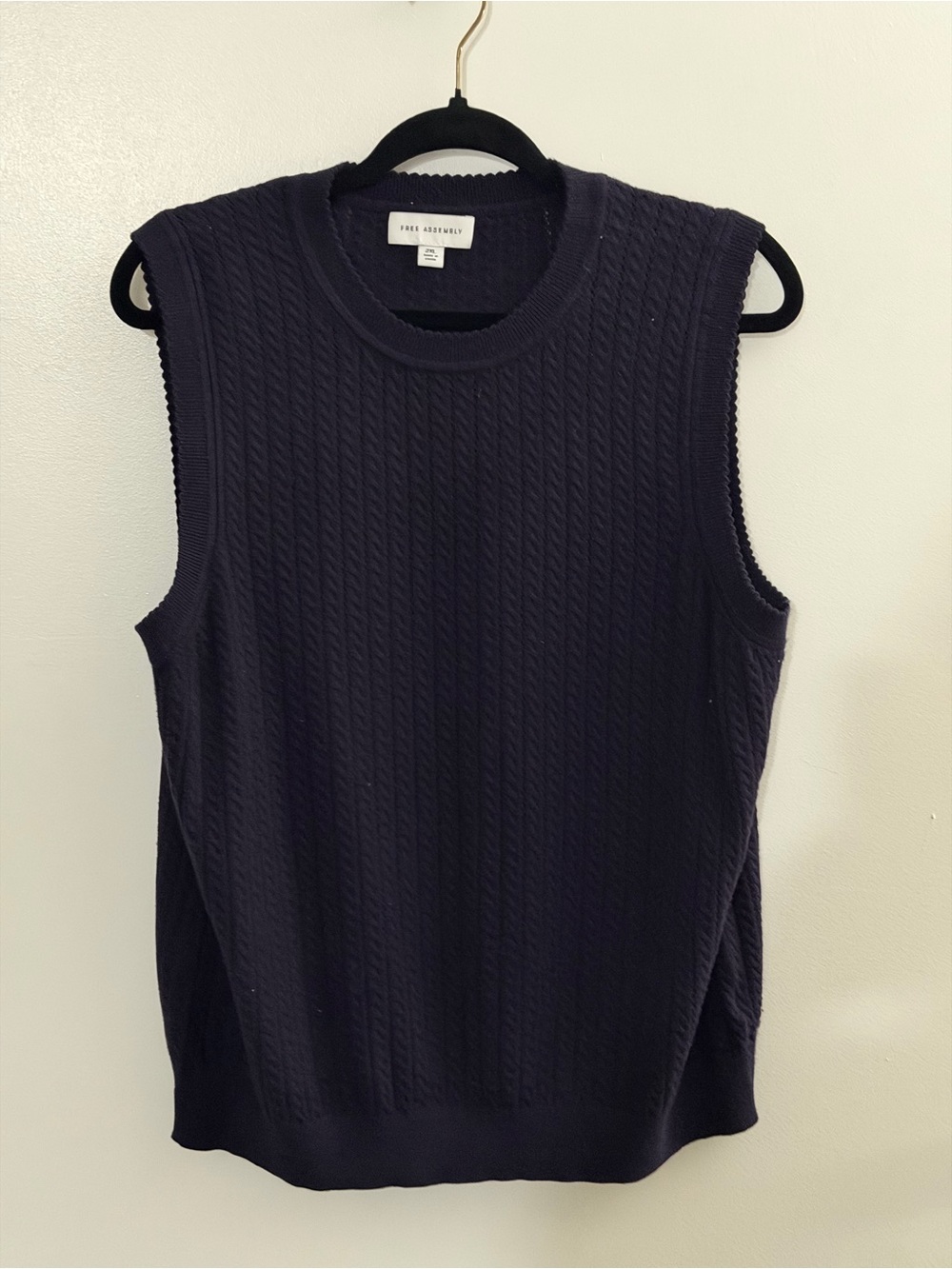 Sleeveless Cable Knit Sweater Vest - Navy